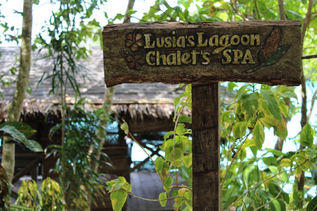 Lusia'S Lagoon Chalets Salelologa Экстерьер фото