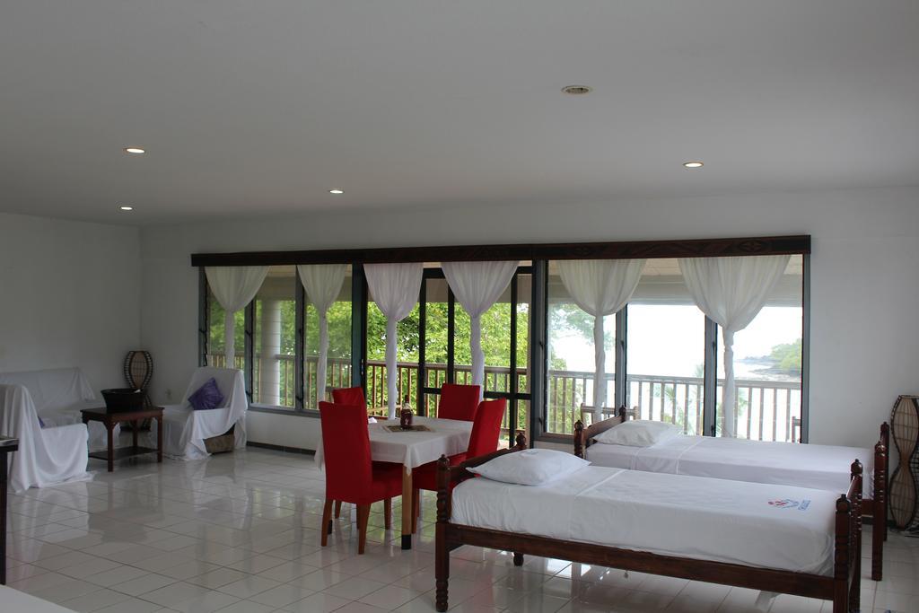 Lusia'S Lagoon Chalets Salelologa Экстерьер фото