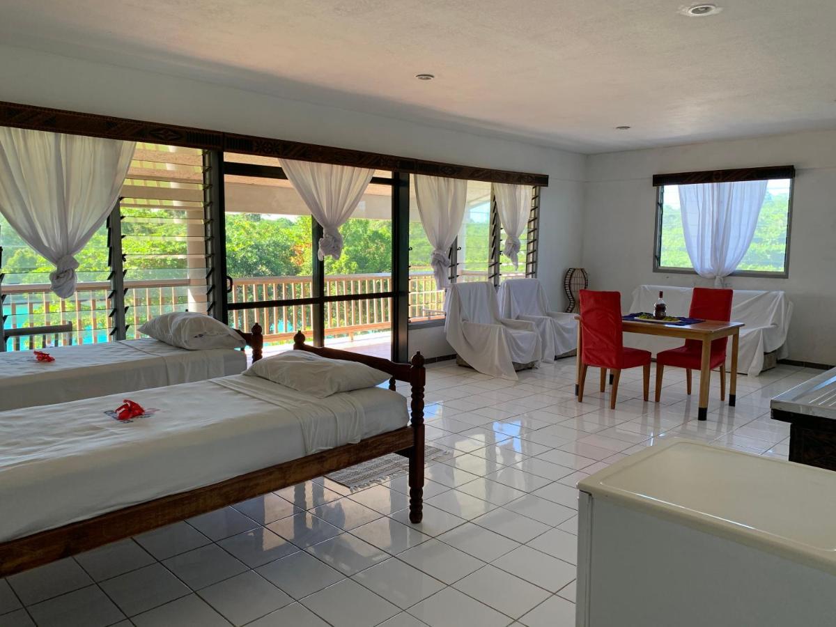Lusia'S Lagoon Chalets Salelologa Экстерьер фото